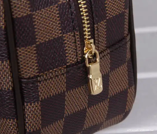 Official oldcobbler BAG LOUIS VUITTON TOILETRY 0701
